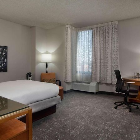 Готель Doubletree By Hilton Memphis Downtown Екстер'єр фото