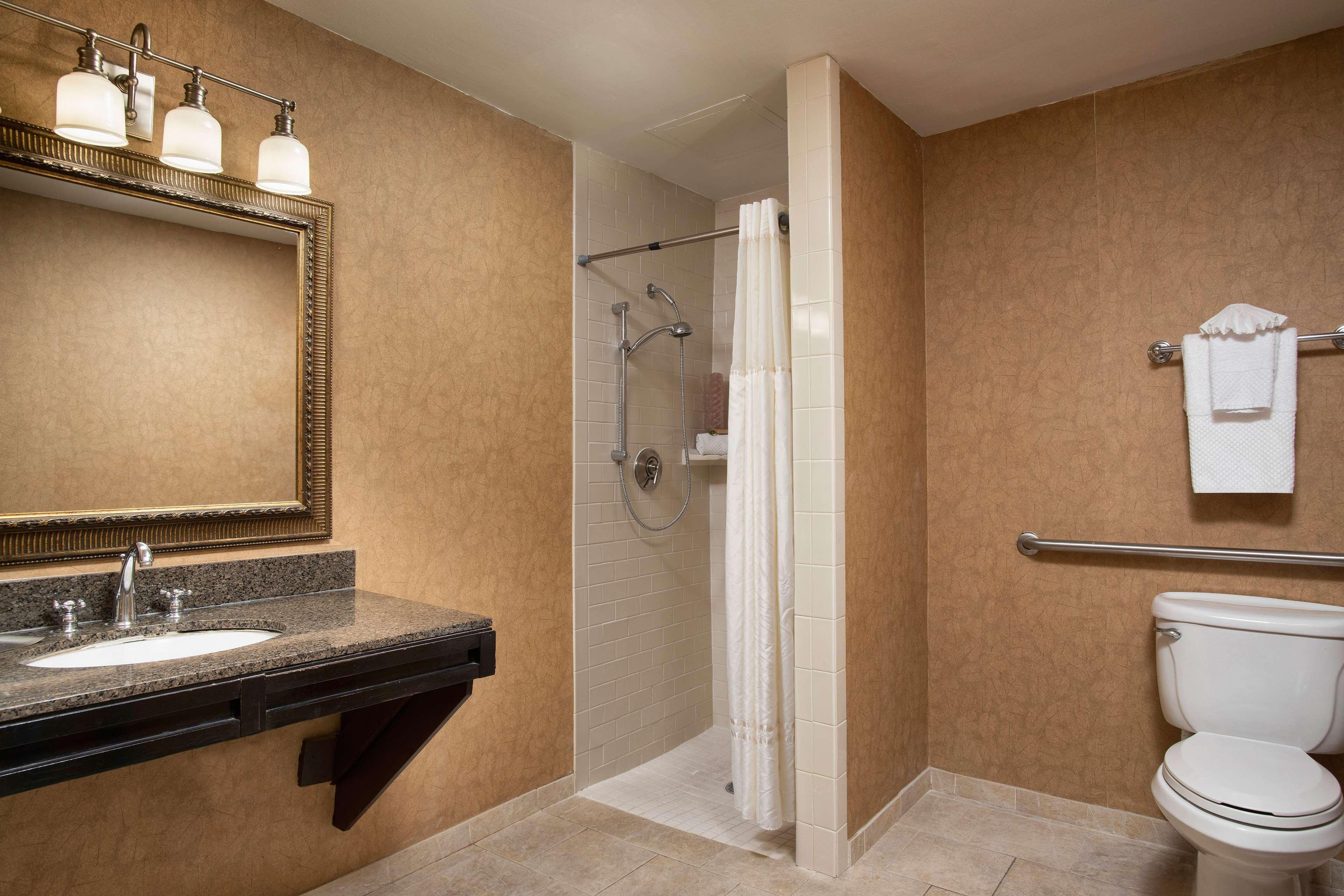 Готель Doubletree By Hilton Memphis Downtown Екстер'єр фото