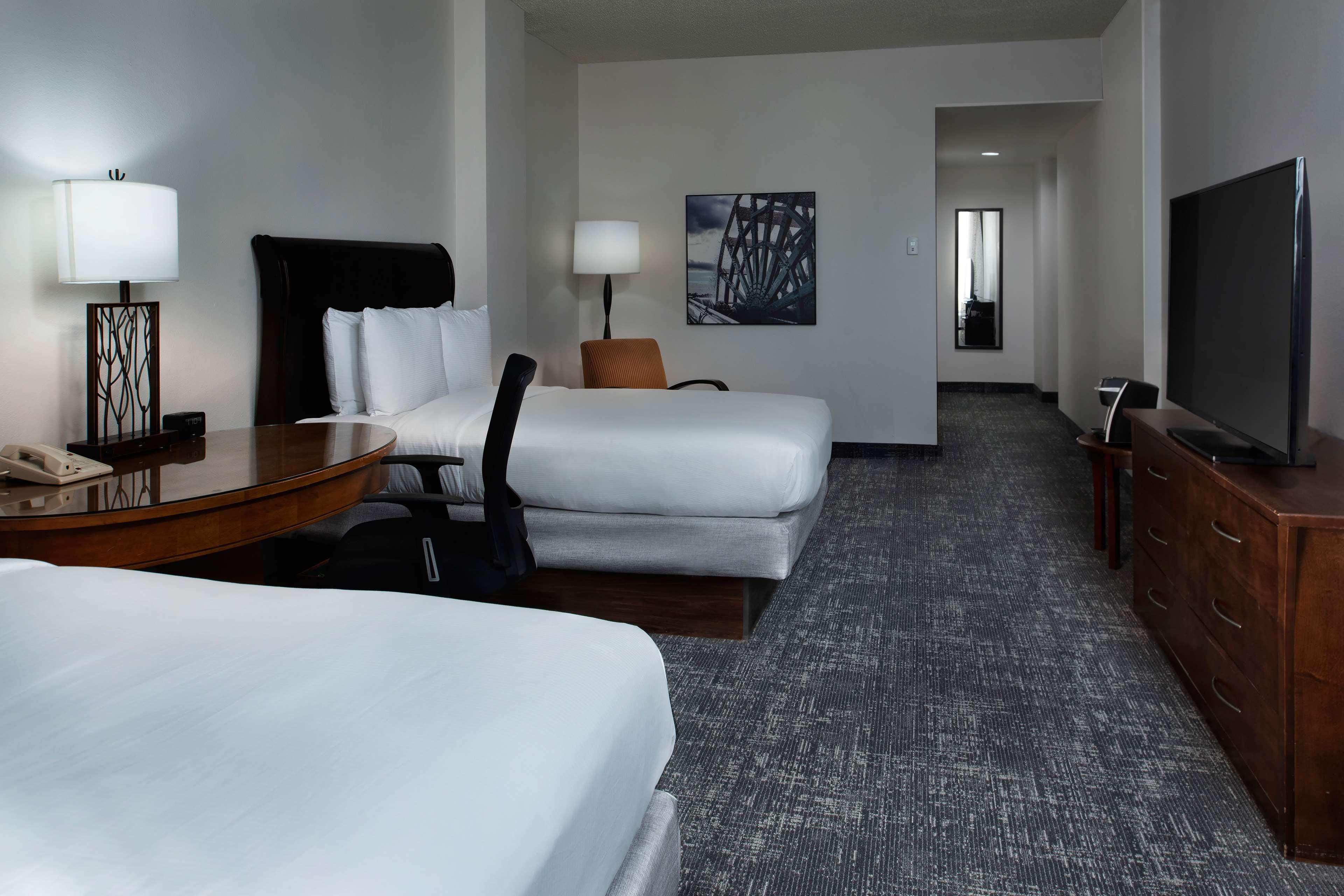 Готель Doubletree By Hilton Memphis Downtown Екстер'єр фото