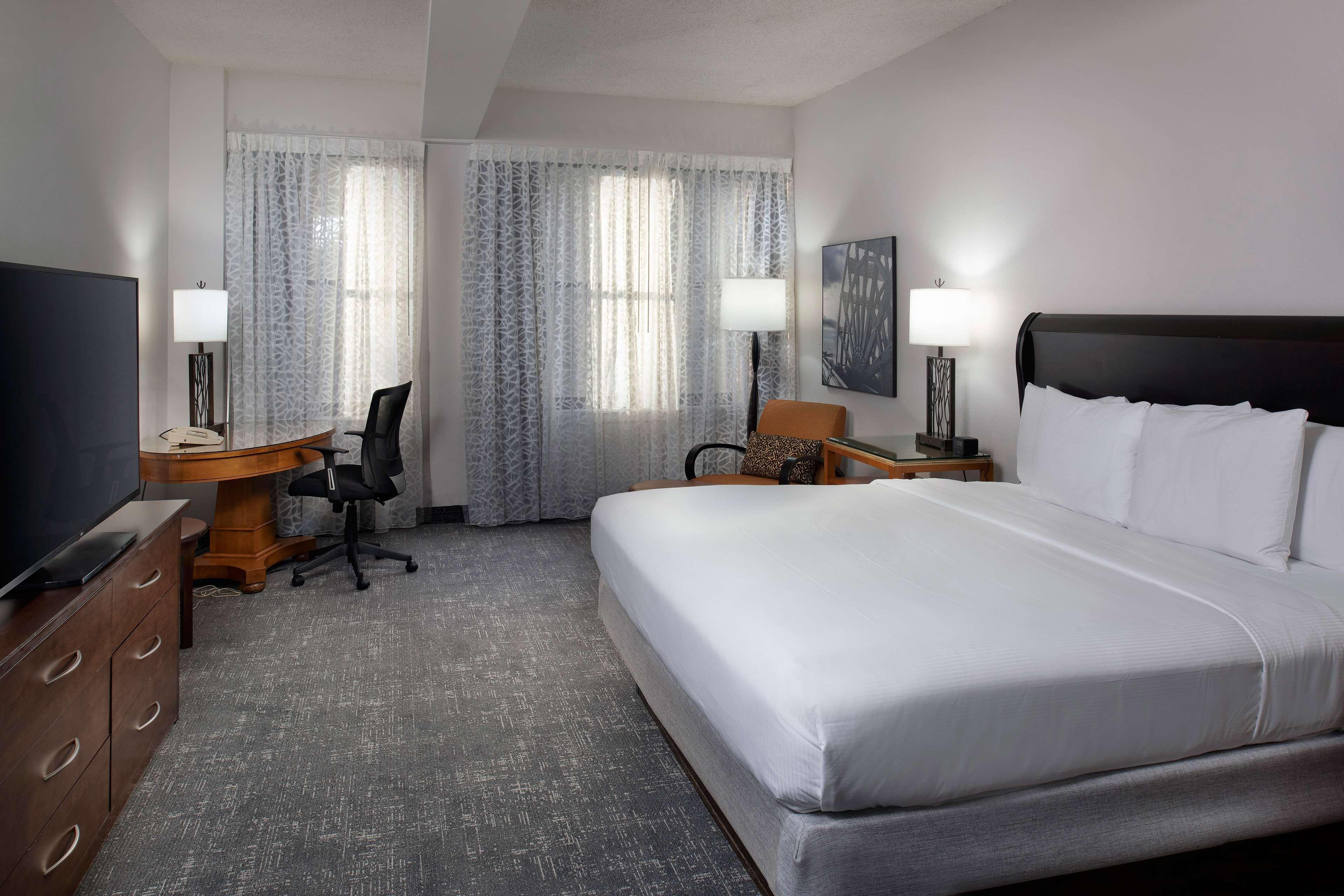 Готель Doubletree By Hilton Memphis Downtown Екстер'єр фото