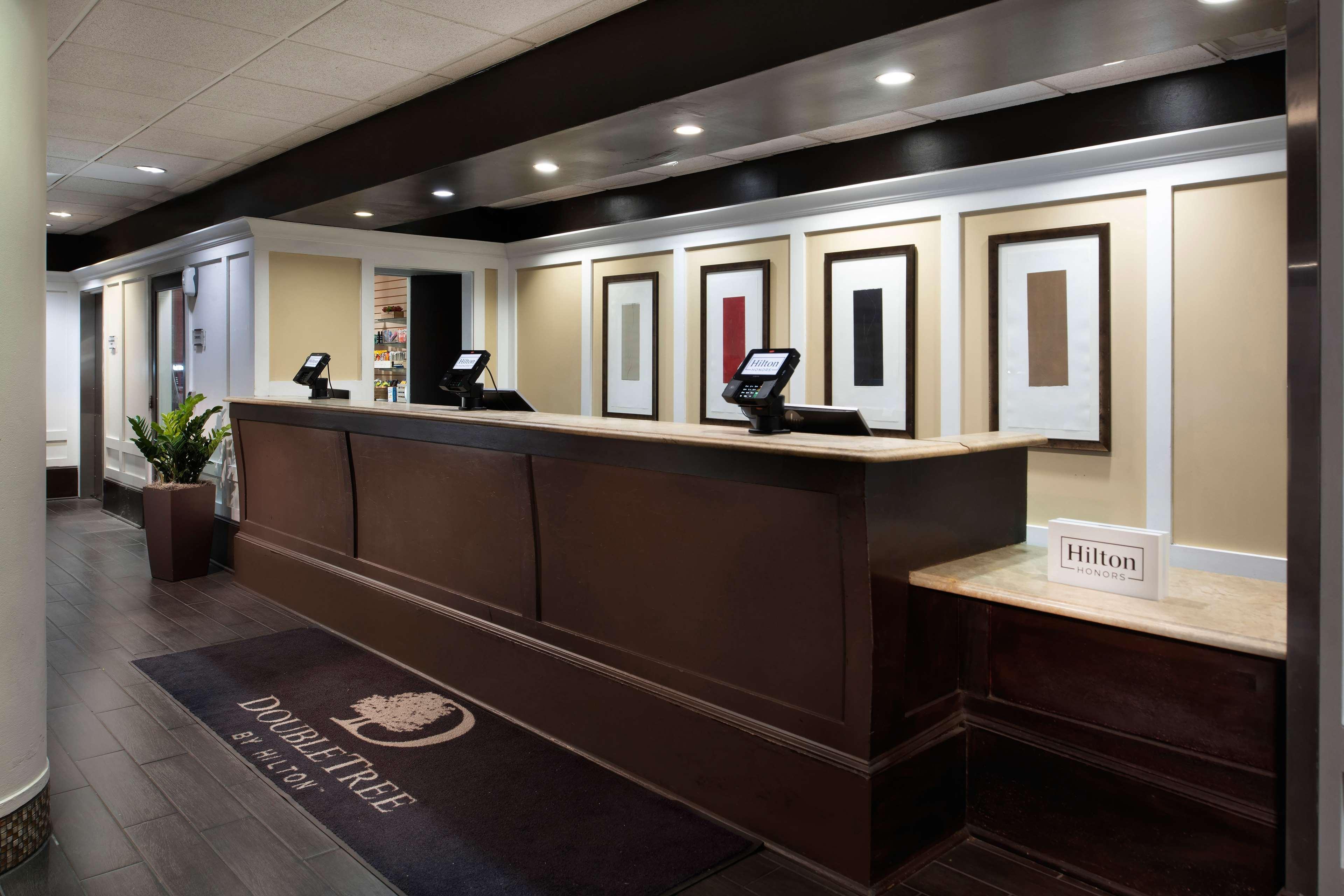 Готель Doubletree By Hilton Memphis Downtown Екстер'єр фото