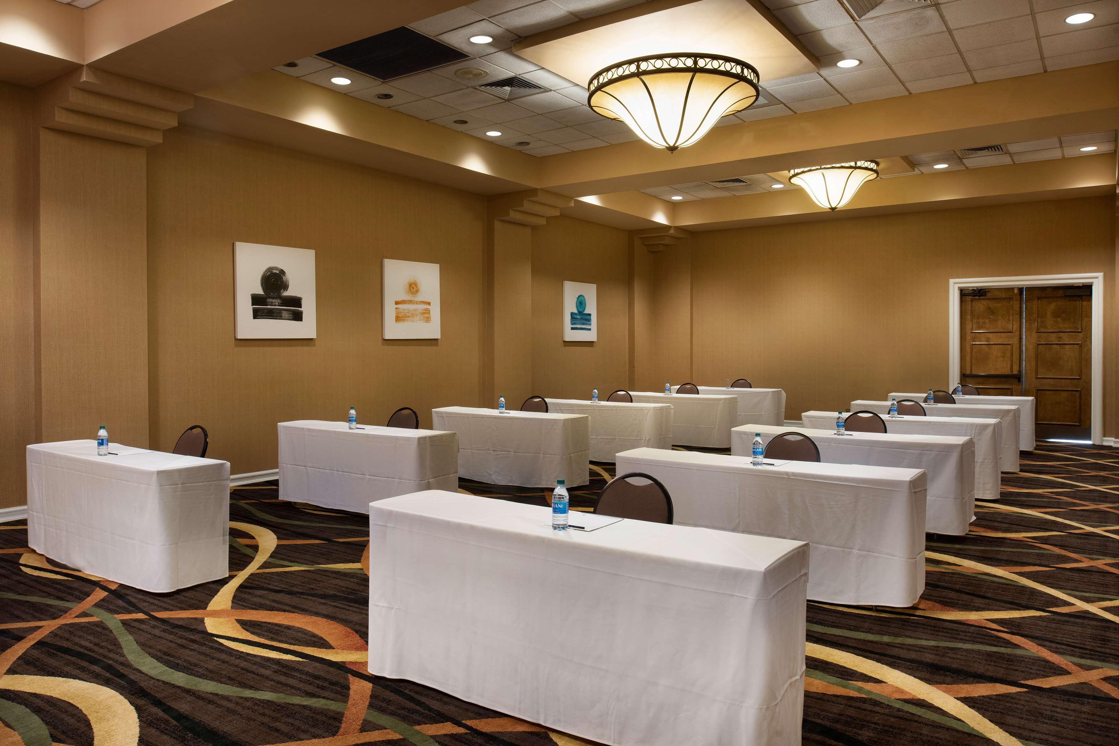 Готель Doubletree By Hilton Memphis Downtown Екстер'єр фото