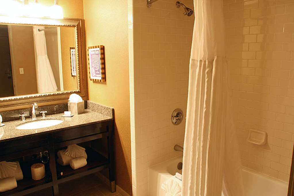 Готель Doubletree By Hilton Memphis Downtown Номер фото